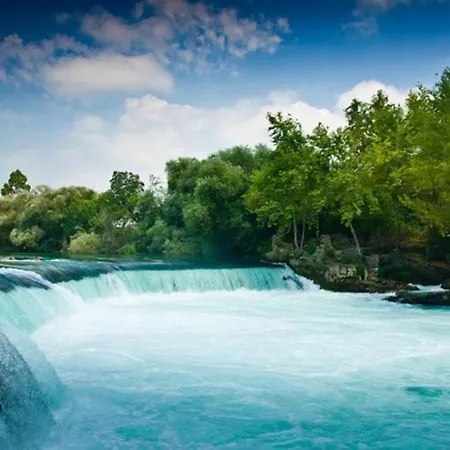 酒店 The Sansa & 马纳夫加特