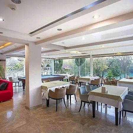 Hotel The Sansa & 3*