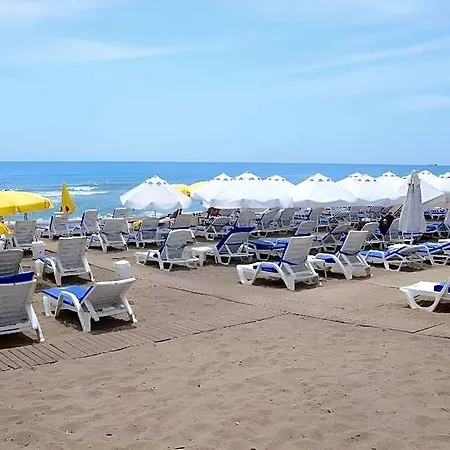 Hotel The Sansa &