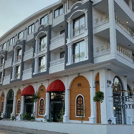 Hotel The Sansa & 3*