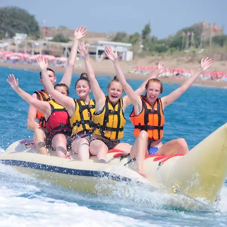 酒店 The Sansa & 马纳夫加特