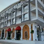 Hotel The Sansa & 3*