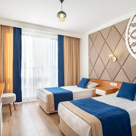 The Sansa & Hotel 3*